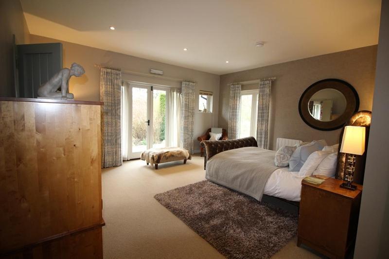 Frith Farm House Cottages Newnham  ภายนอก รูปภาพ