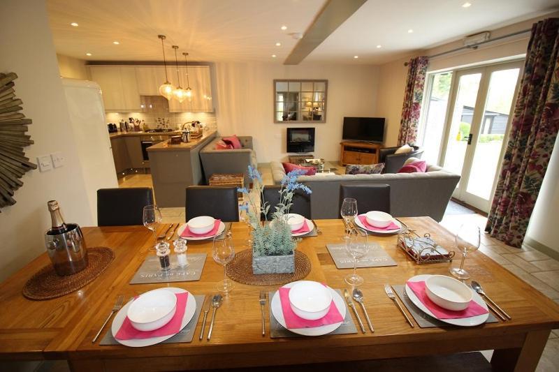 Frith Farm House Cottages Newnham  ภายนอก รูปภาพ